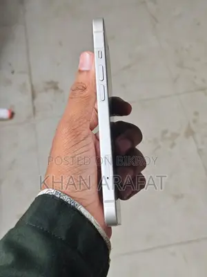 Apple iPhone 13 (Used)