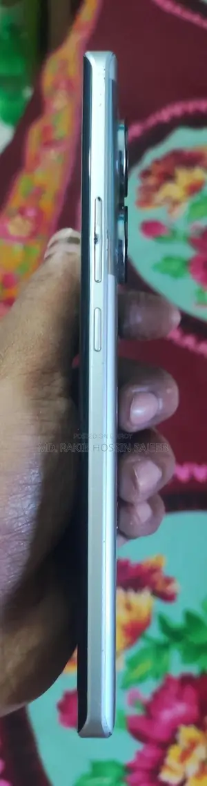Realme GT6 12GB 256GB (Used)
