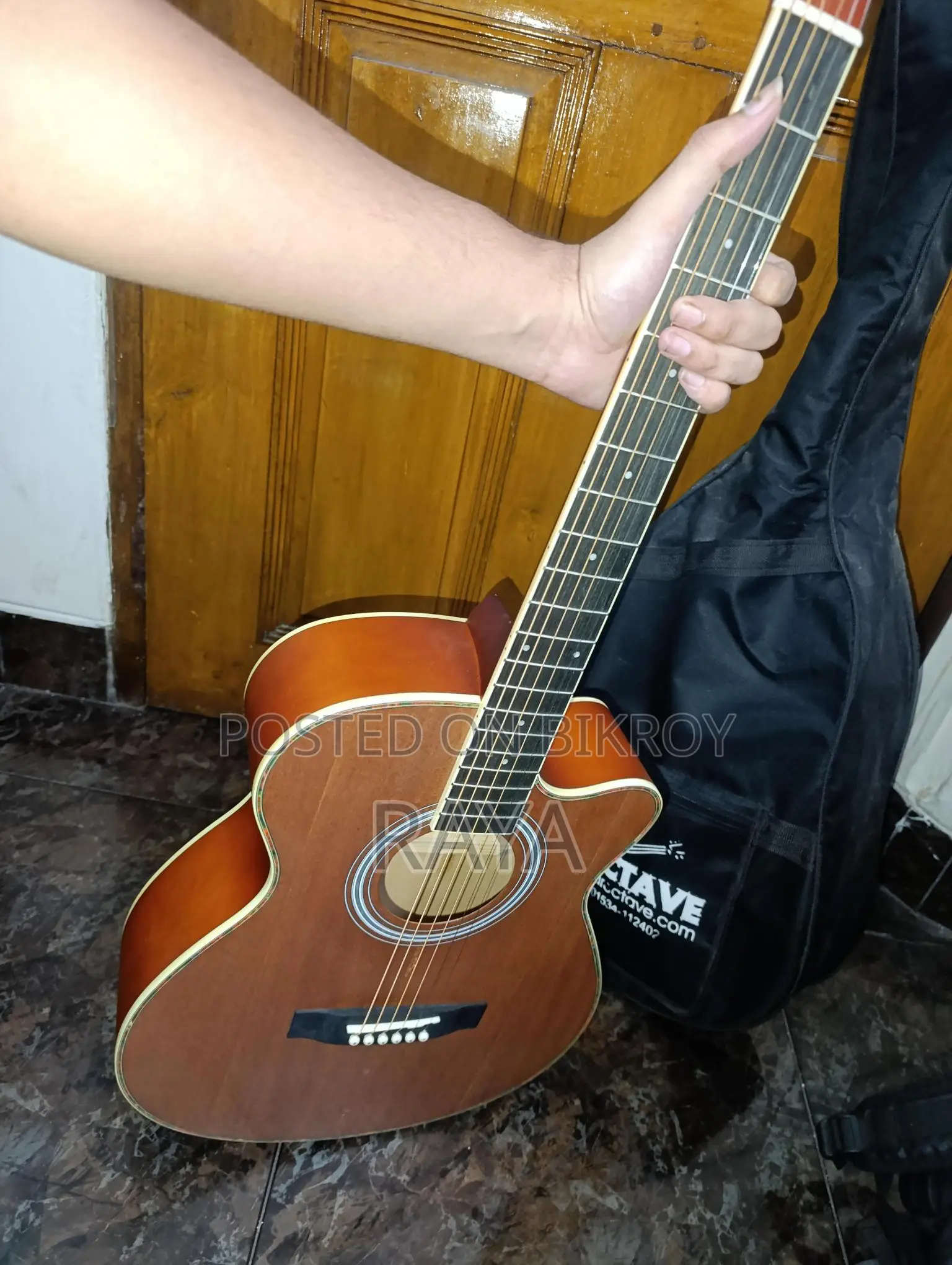 Octave Guitar