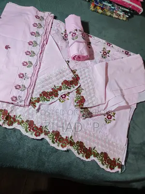সুতি ও কাজ করা থ্রি পিস