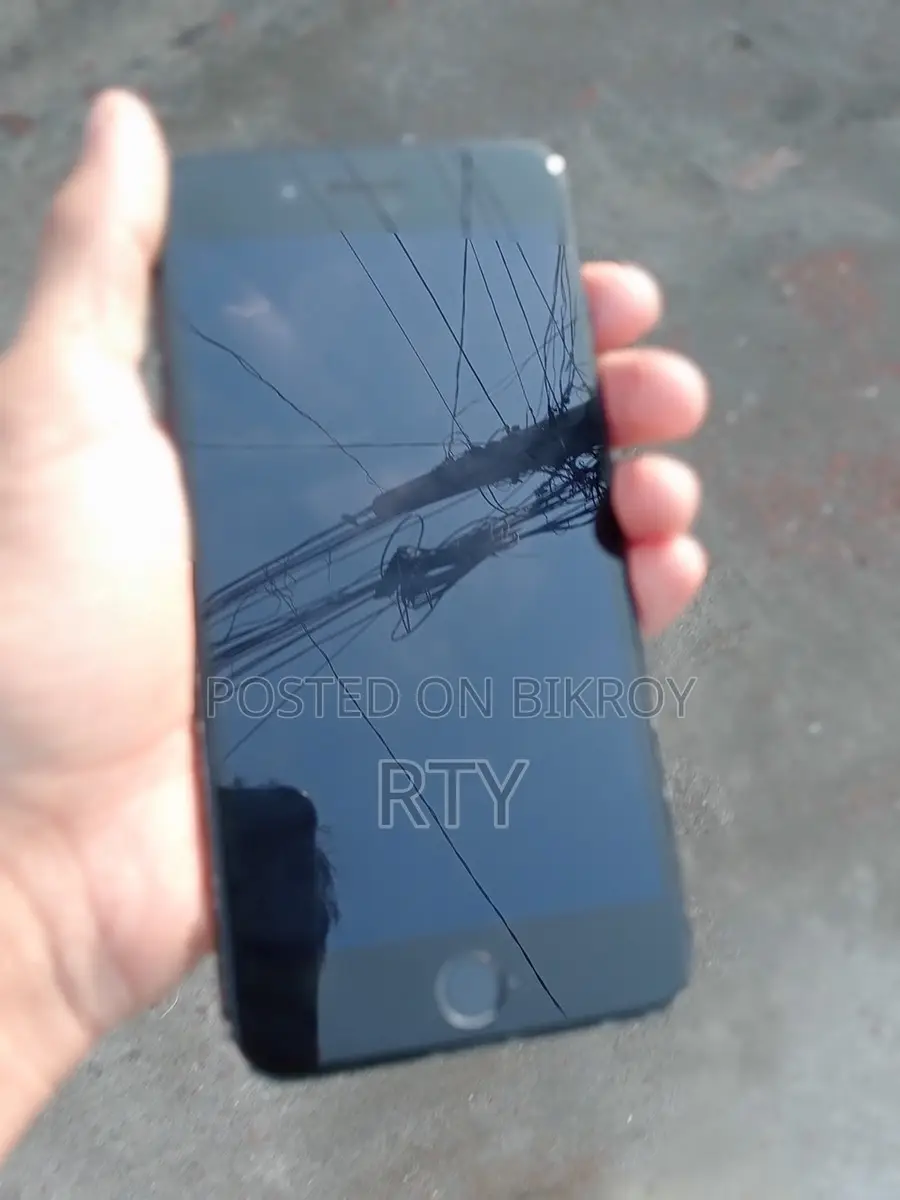 Apple iPhone 7 Plus . (Used)