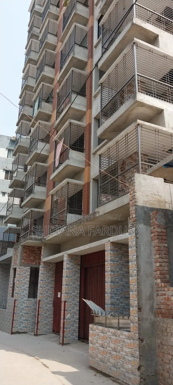 3 Bed, 3 Bath Flat For Sale