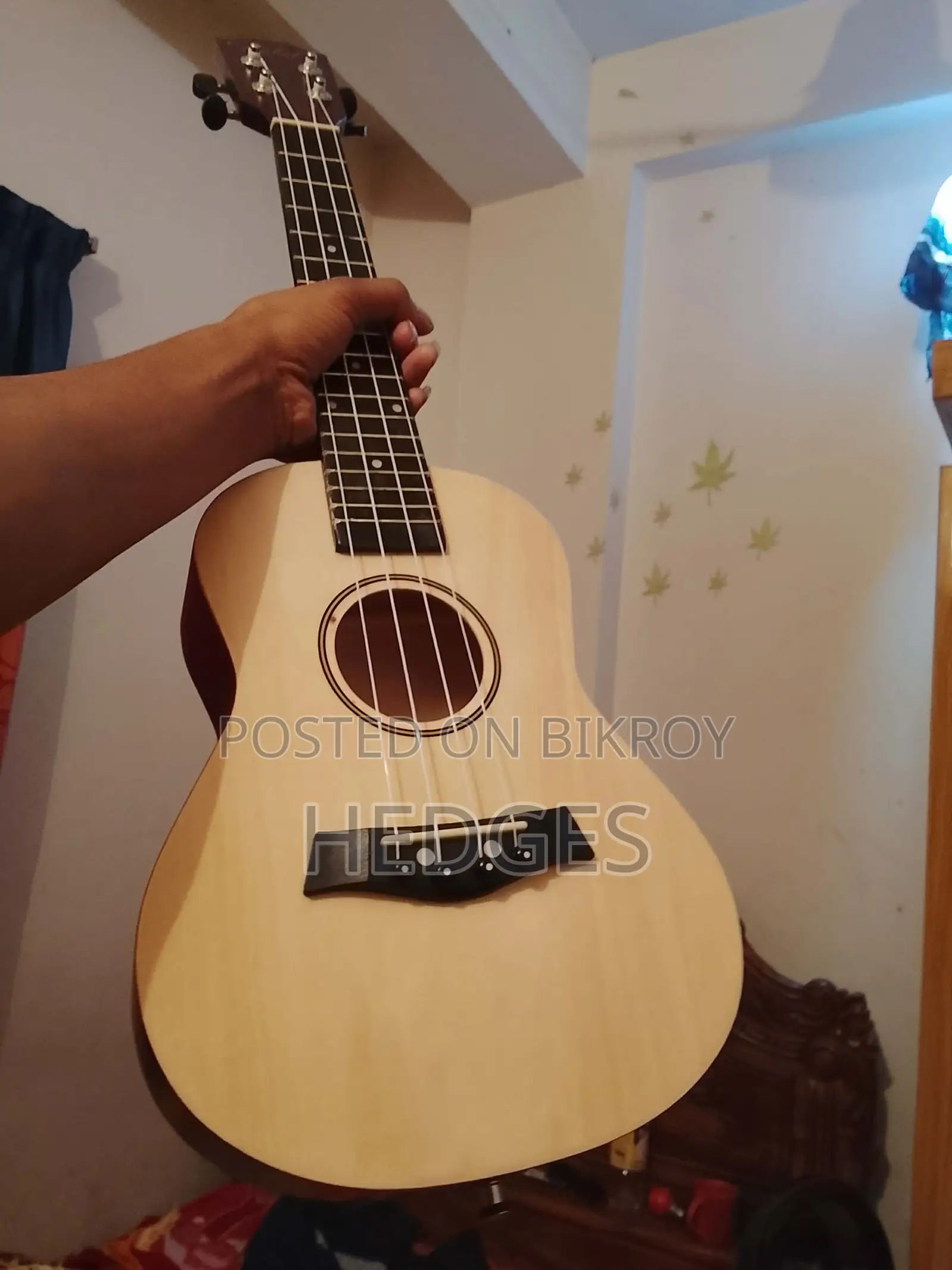 Ukulele for sale (Used for 2 days only)