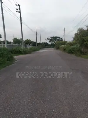 48ft Rd 3 Katha Park South at Sector- 9
