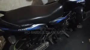 Bajaj Discover 100 . 2016