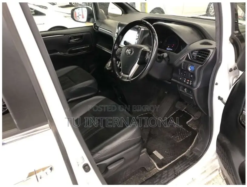 Toyota Esquire GI PREMIUM 2020