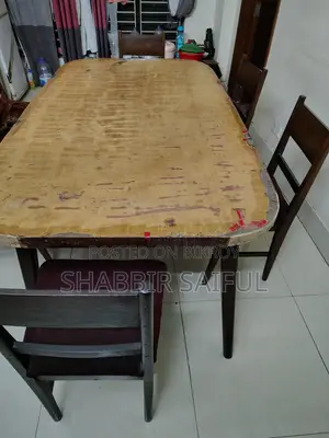 Old Used Dining Table With 5 Chair