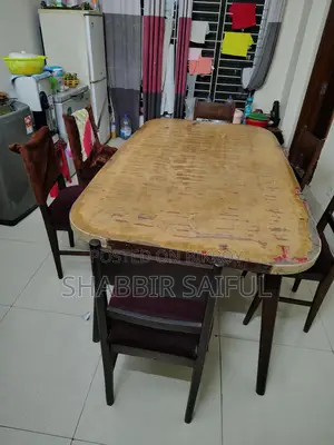 Old Used Dining Table With 5 Chair