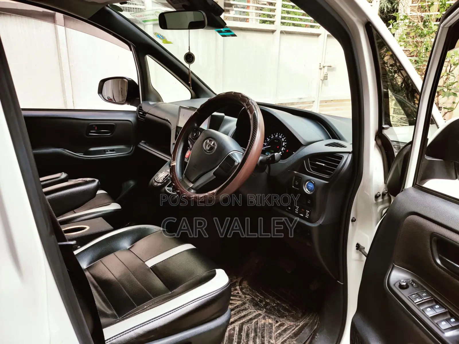 Toyota Noah 2018