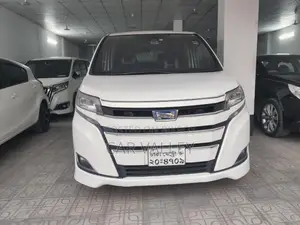 Toyota Noah 2018