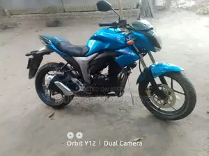 Suzuki Gixxer 2015