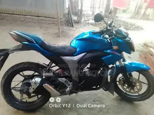 Suzuki Gixxer 2015
