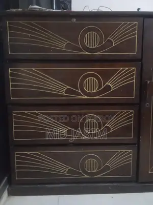 Selling a Wardrobe as I am moving to my hometown