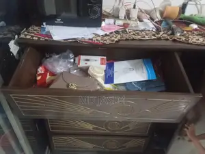 Selling a Wardrobe as I am moving to my hometown