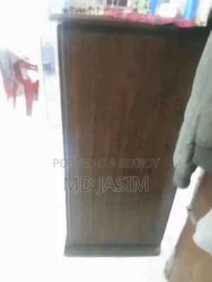 Selling a Wardrobe as I am moving to my hometown