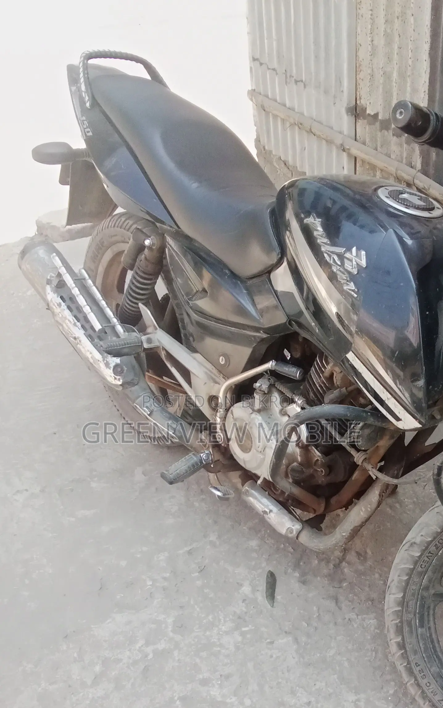 Bajaj Pulsar 150 . 2012