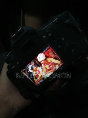 ক্যানন 6D ফুল ফ্রেম এবং 50mm লেন্স, একদম ফ্রেশ কন্ডিশন