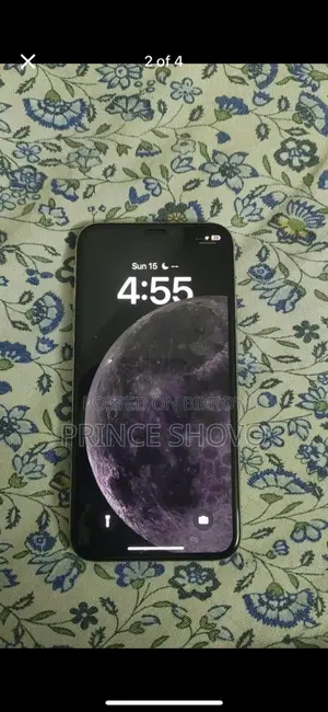 Apple iPhone X . (Used)