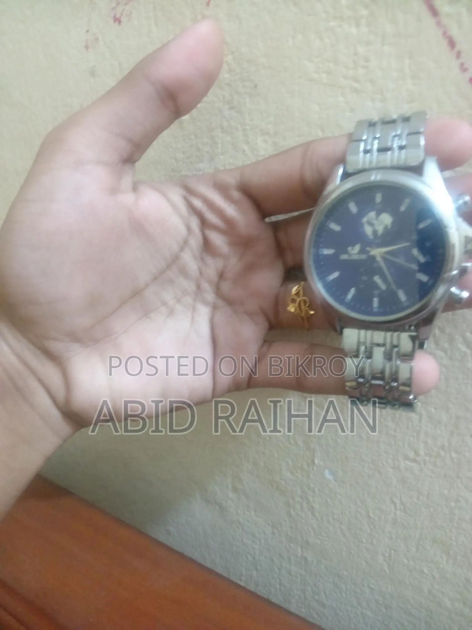 Very good watch, you can buy it if you want