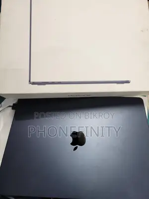 MacBook Air M3 8/256gb 15"