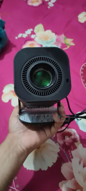 Mini Projector Model-hy330.... 2 GB RAM 16 GB ROM