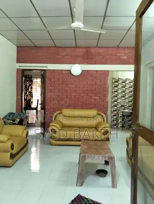 ফার্নিশড স্টুডিও ফ্ল্যাট..