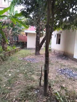 Furnished studio flat..