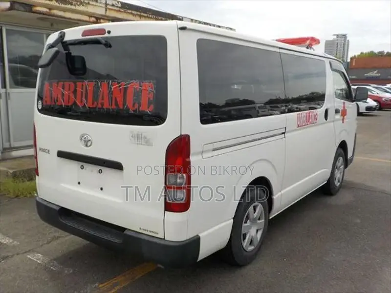 Toyota Hiace AMBULANCE 4.0 WHITE 2020