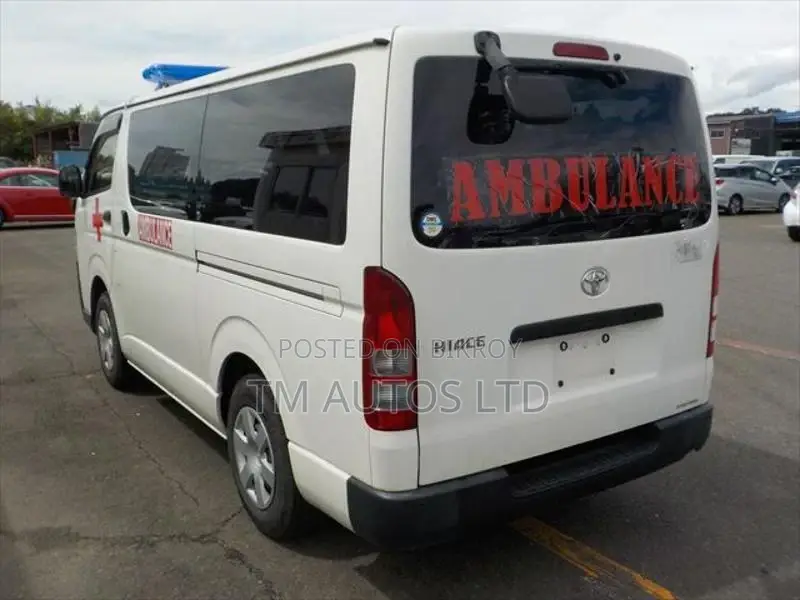 Toyota Hiace AMBULANCE 4.0 WHITE 2020
