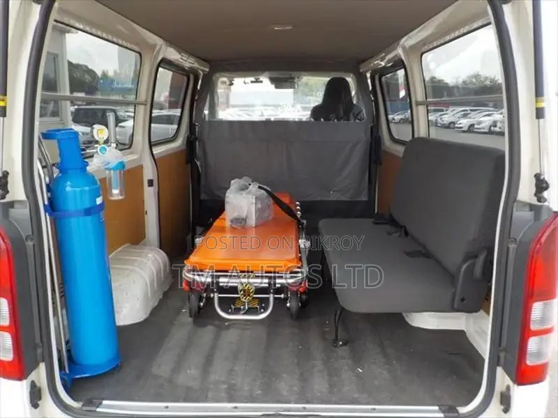 Toyota Hiace AMBULANCE 4.0 WHITE 2020