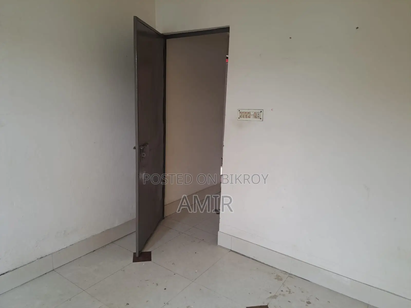 2 Bedroom and 1 Bathroom at East Razabazar
