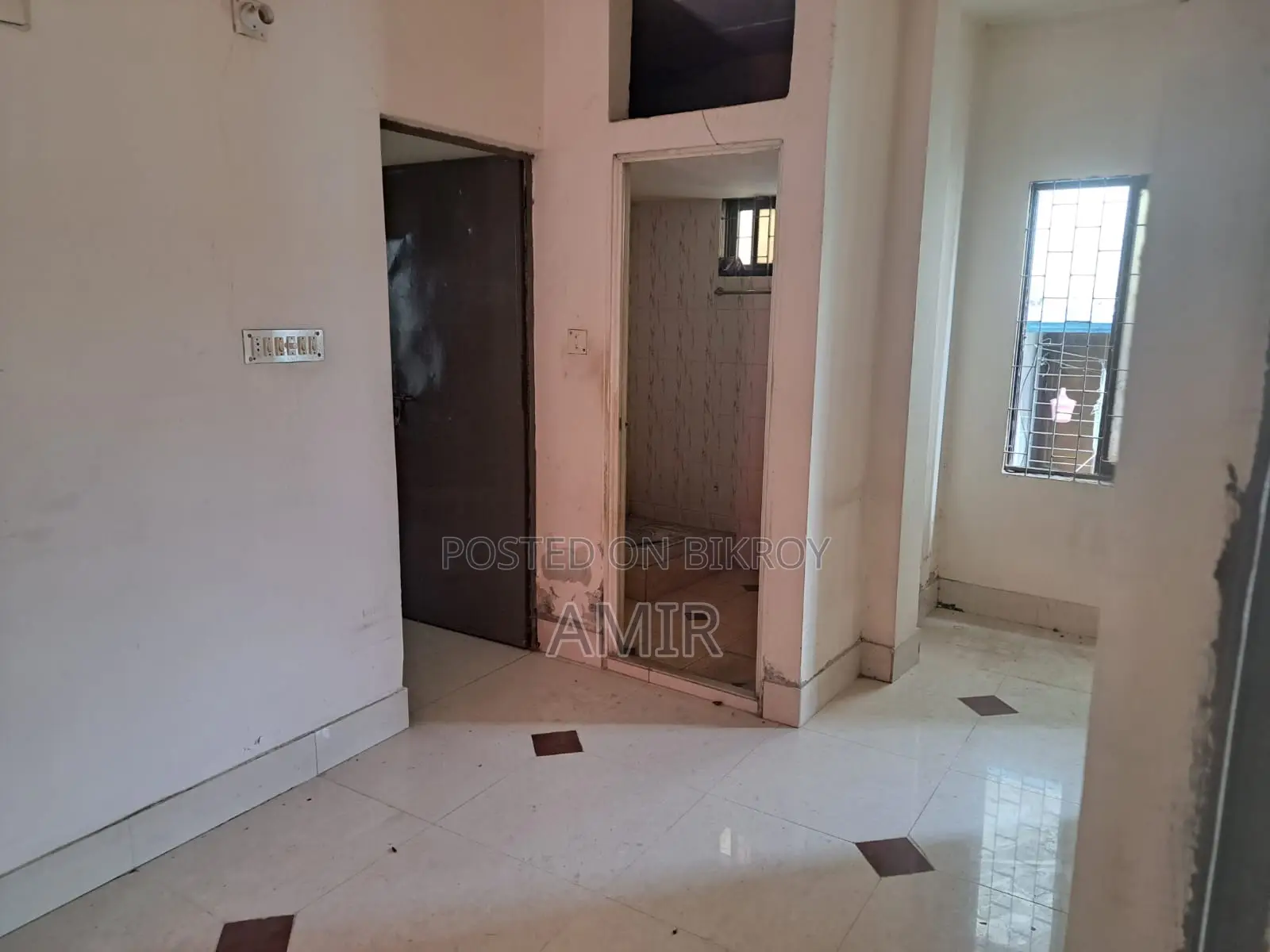 2 Bedroom and 1 Bathroom at East Razabazar
