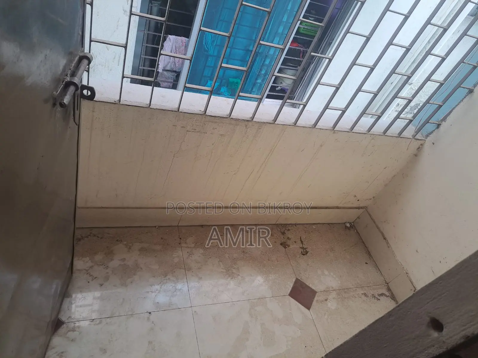 2 Bedroom and 1 Bathroom at East Razabazar