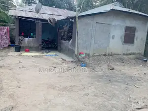 একটি বাড়ি বিক্রি করা হবে