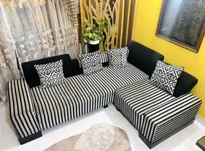 Sofa: L-shaped Sofa (otobi)