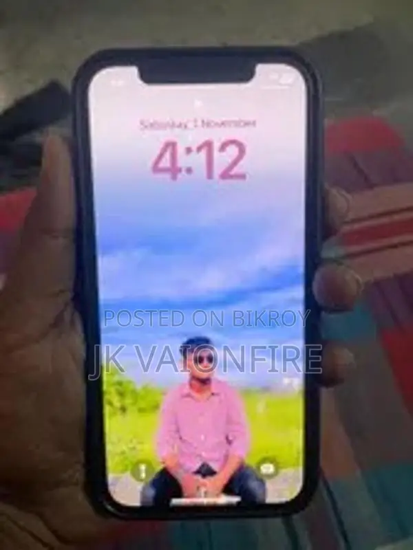 Apple iPhone 12 in Excellent Condition (Used)