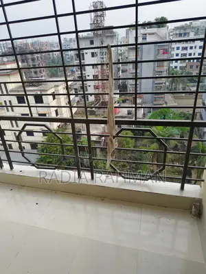 নতুন বিল্ডিং
