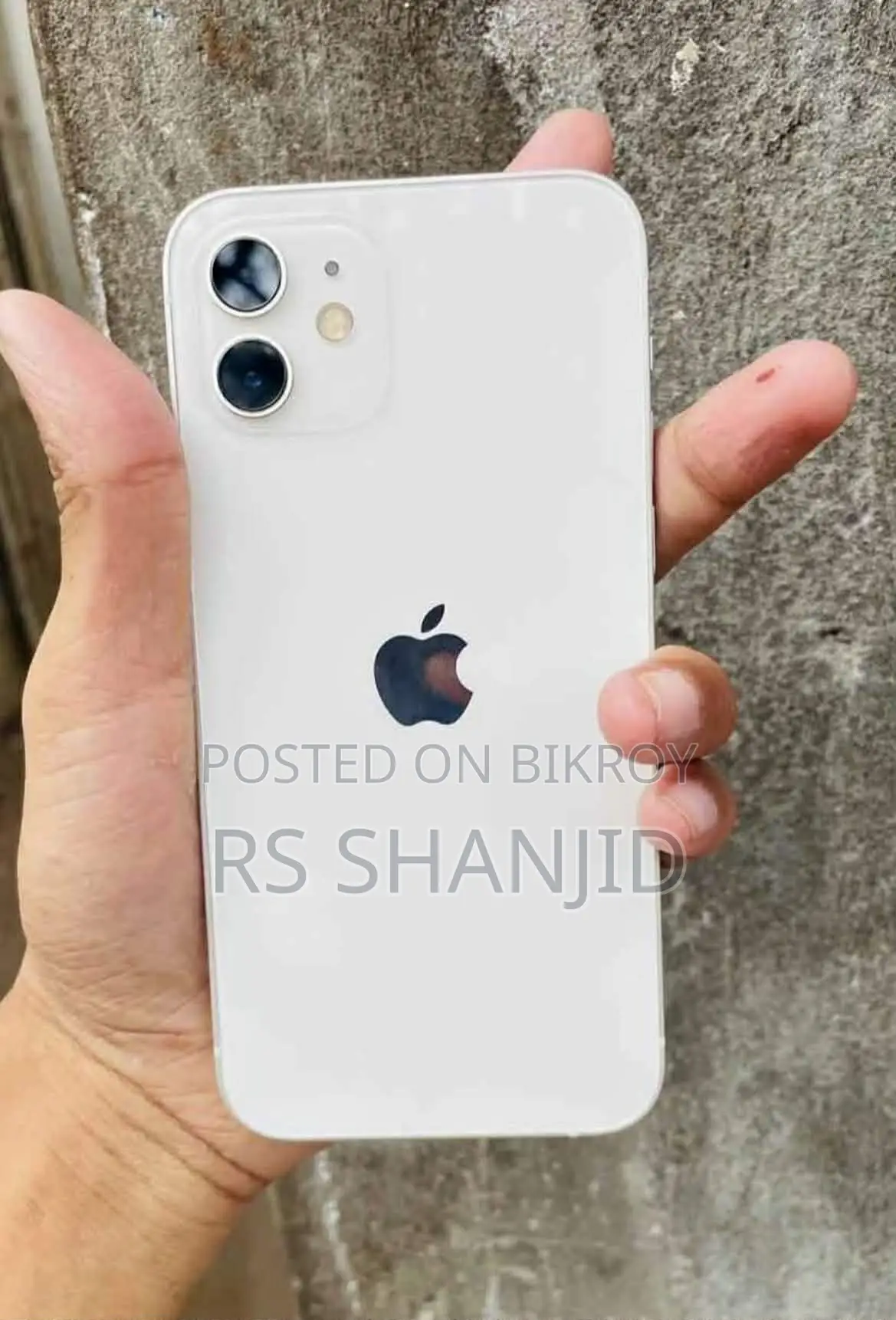 Apple iPhone 12 (Used)