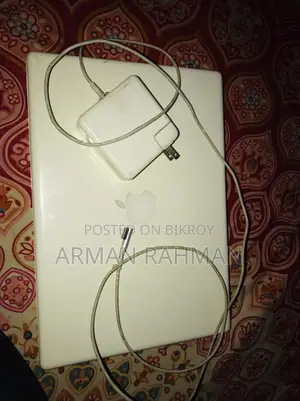 Apple Macbook