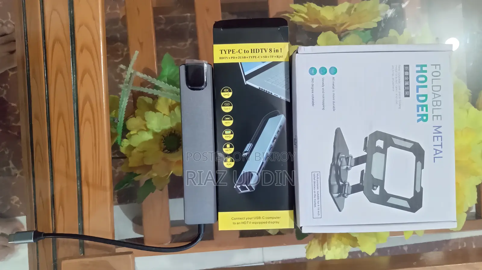 TYPE-C to HDTV 8 in 1 and Foldable Metal Holder