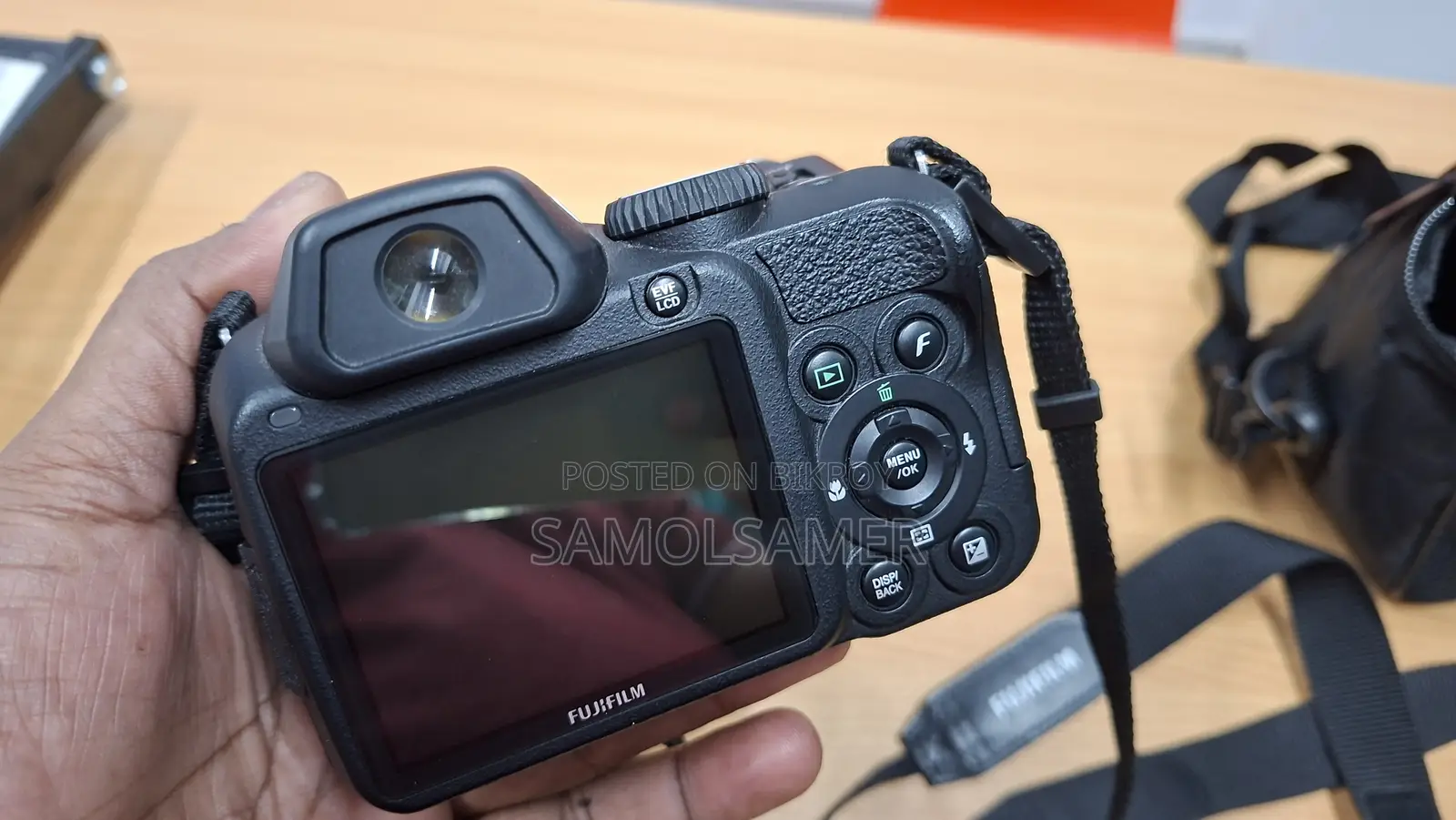 Fujifilm FinePix S2000HD Digital Camera