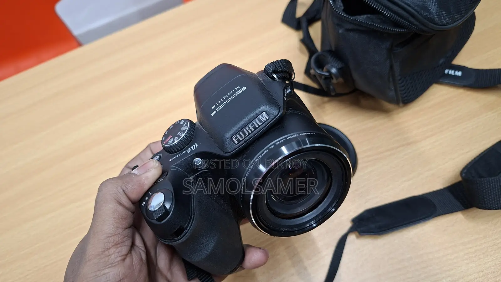 Fujifilm FinePix S2000HD Digital Camera