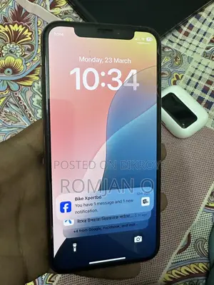 Apple iPhone XS (Used)