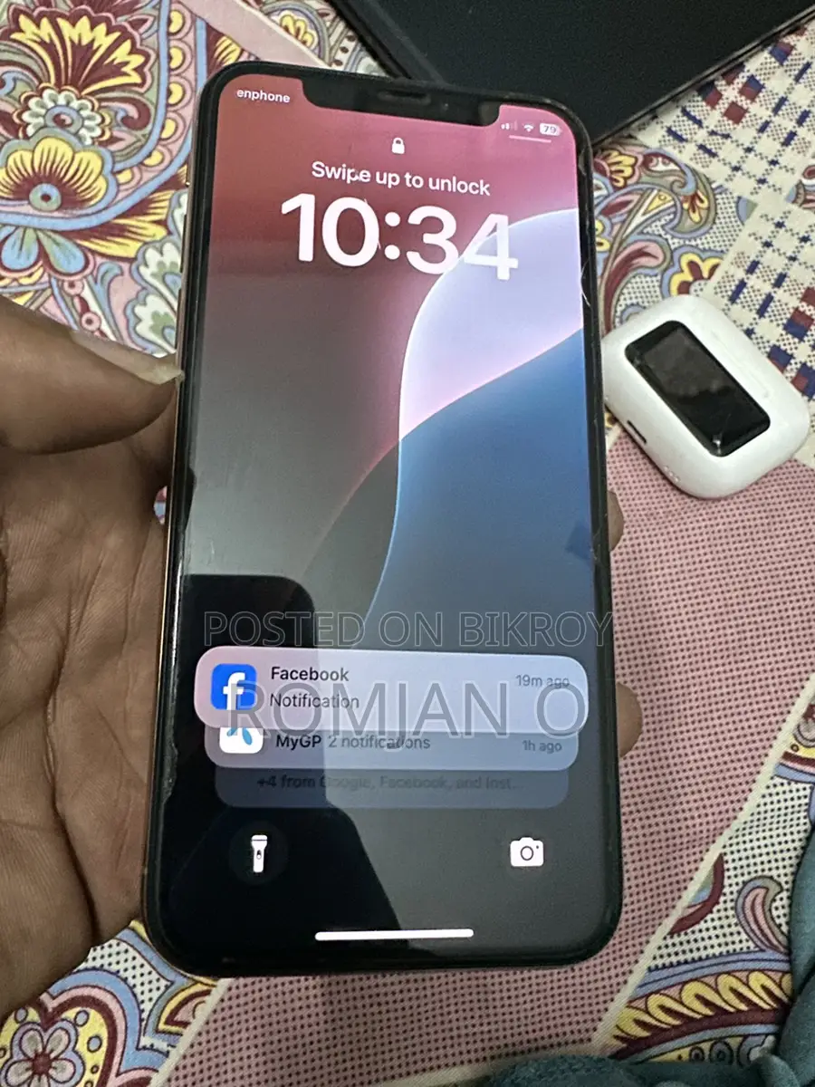 Apple iPhone XS (Used)
