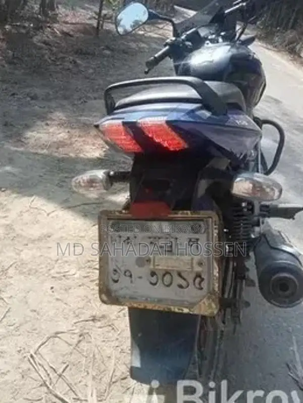 Bajaj Pulsar 150 . 2014