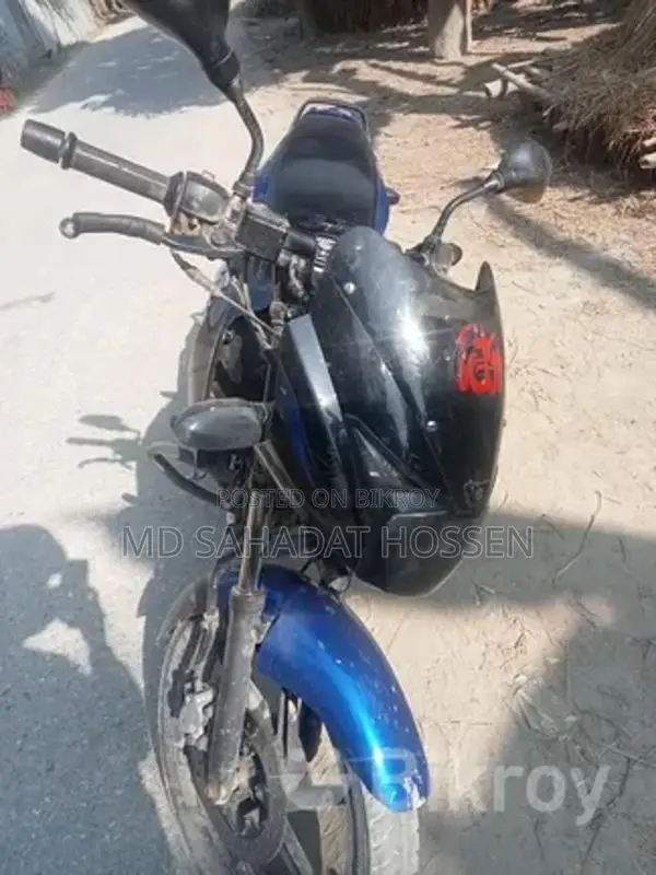 Bajaj Pulsar 150 . 2014