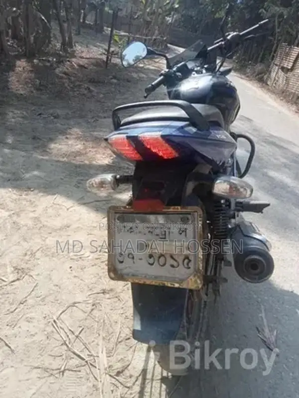 Bajaj Pulsar 150 . 2014