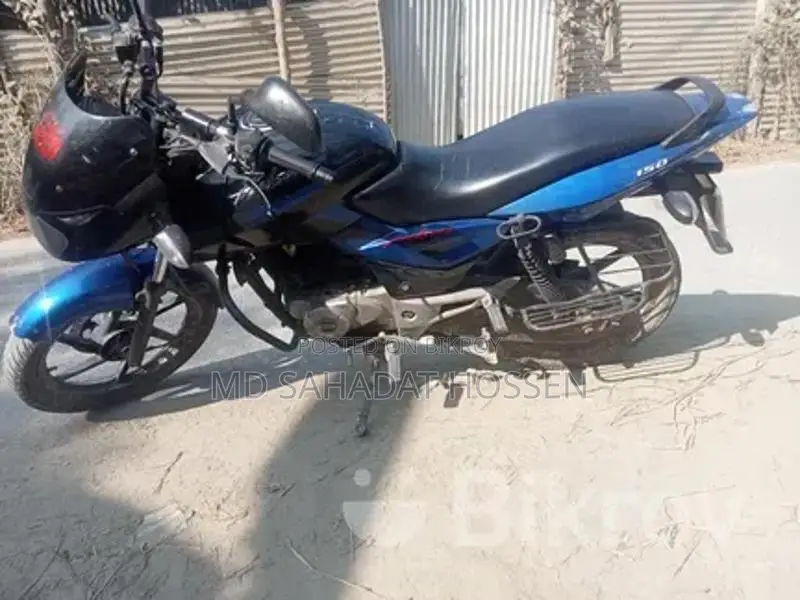 Bajaj Pulsar 150 . 2014