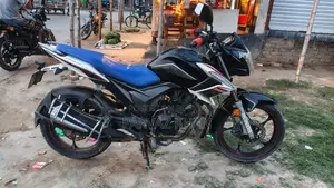 Bajaj CT 100 . 2026
