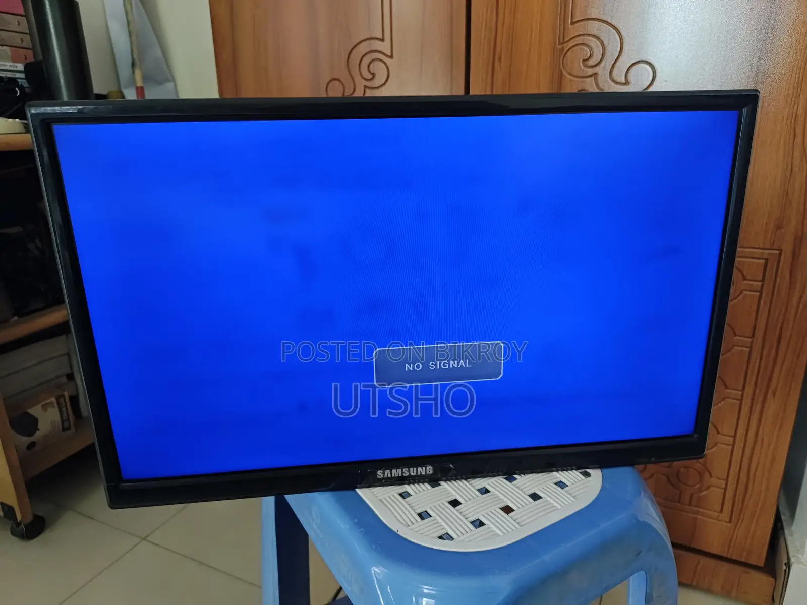 21 Inch LED Monitor